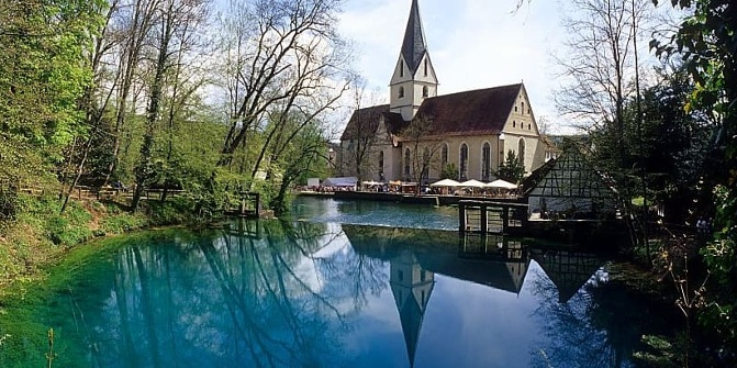 blautopf-und-kloster-blaubeuren